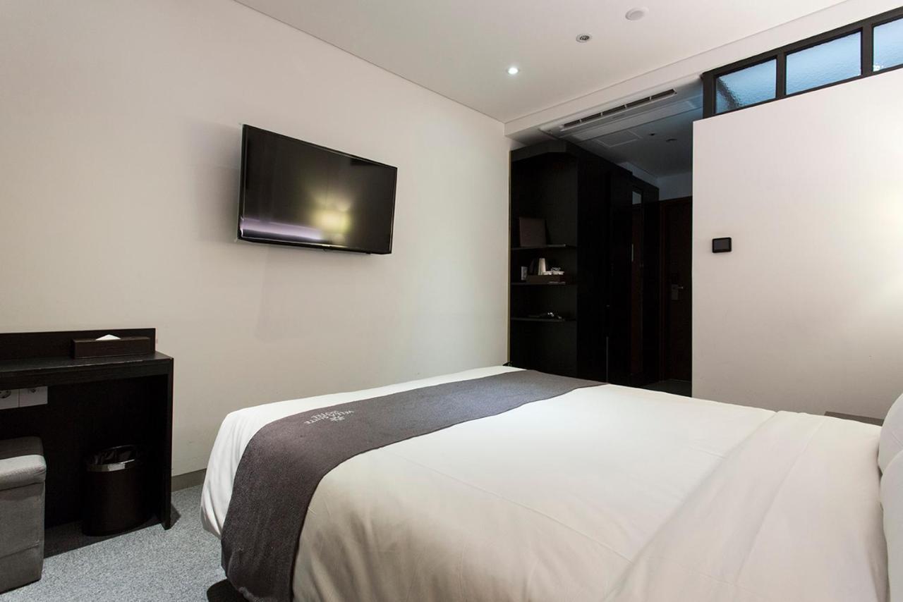 Vella Suite Hotel Suwon Exterior foto