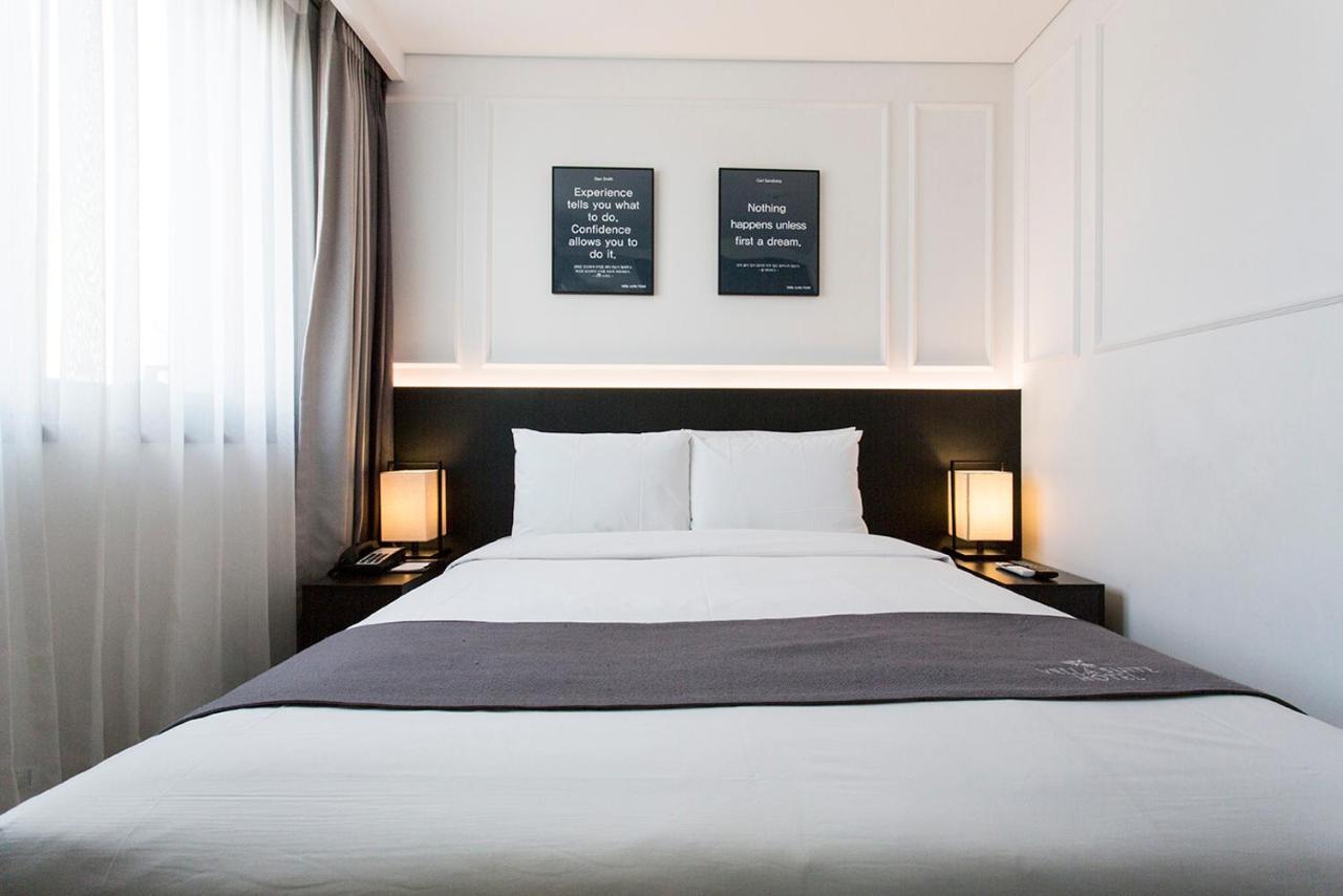 Vella Suite Hotel Suwon Exterior foto